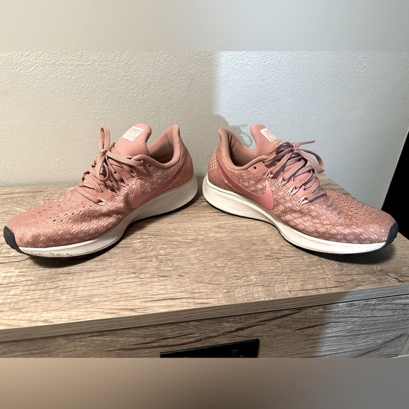 Women’s Nike Zoom Pegasus 35 - Picture 4 of 8